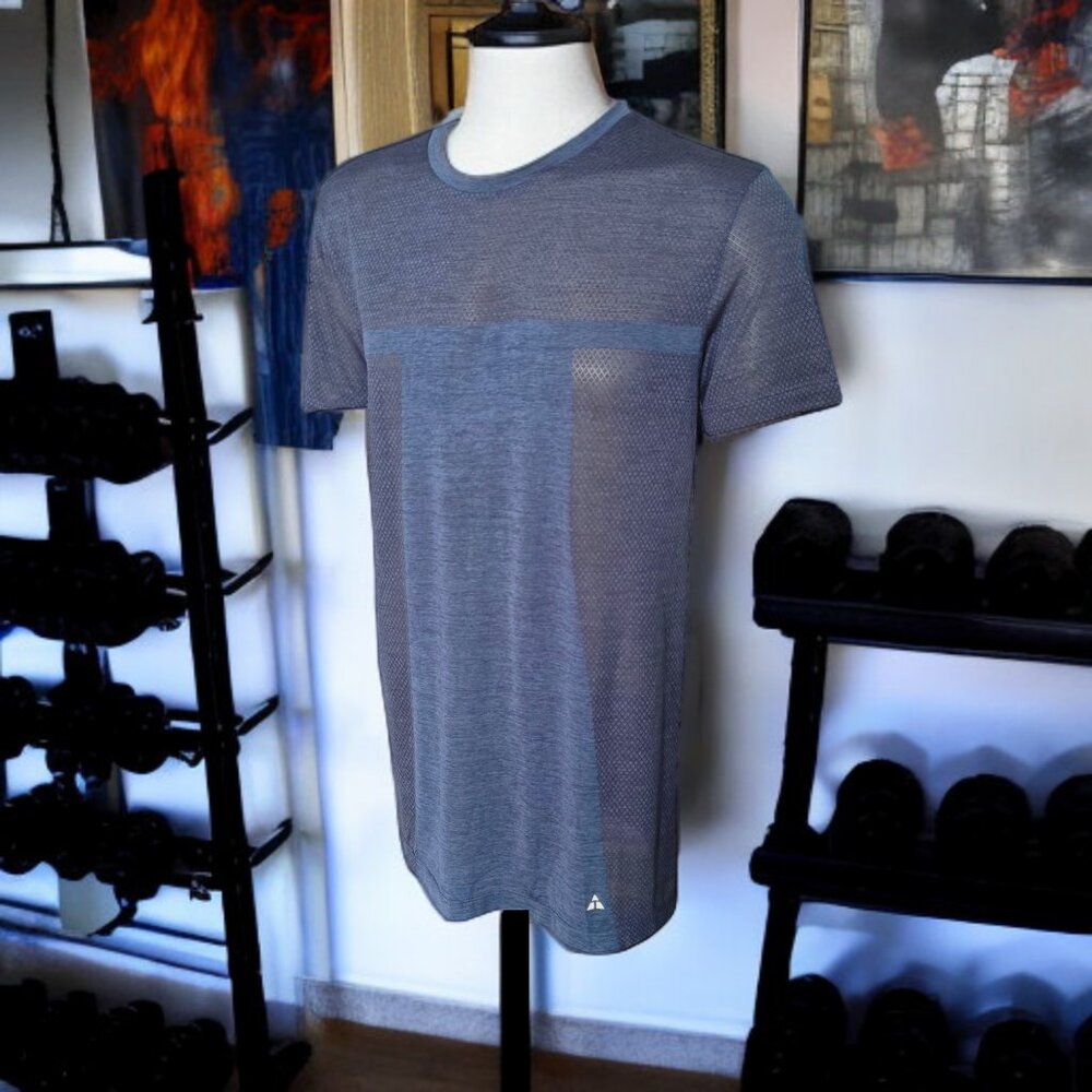 NWT AMERICAN TALL (MED TALL) Men's Performance Mesh 2 Tone Top